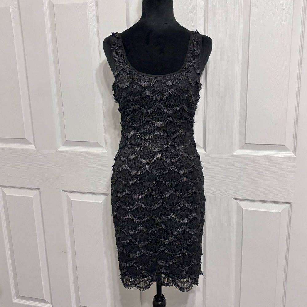Guess Women’s Black Scoop neck Textured Fringe Scallop Hem Sleeveless Dress 4